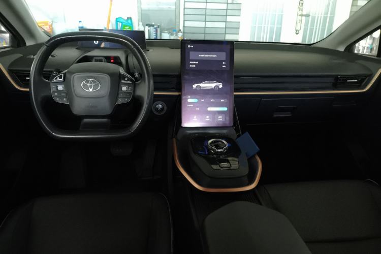 Used Toyota bZ3 2023 616 km Long-Range Premium
