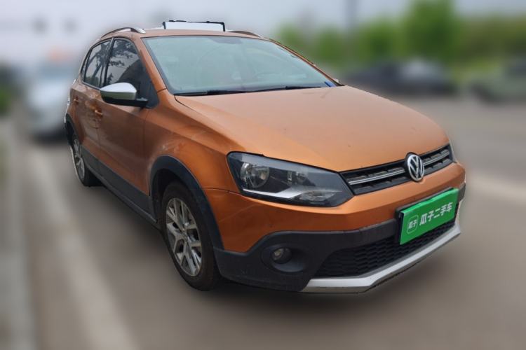 Used Volkswagen Polo 2014 1.6L Cross Polo Automatic Front Right 45 Deg