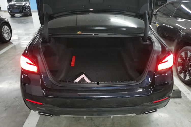 Used BMW 5 Series 2022 Restyled 525Li M Sport Package
