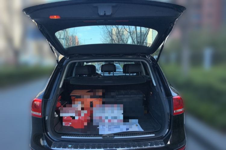 Used Volkswagen Touareg 2011 3.0 TSI Comfort Version Trunk