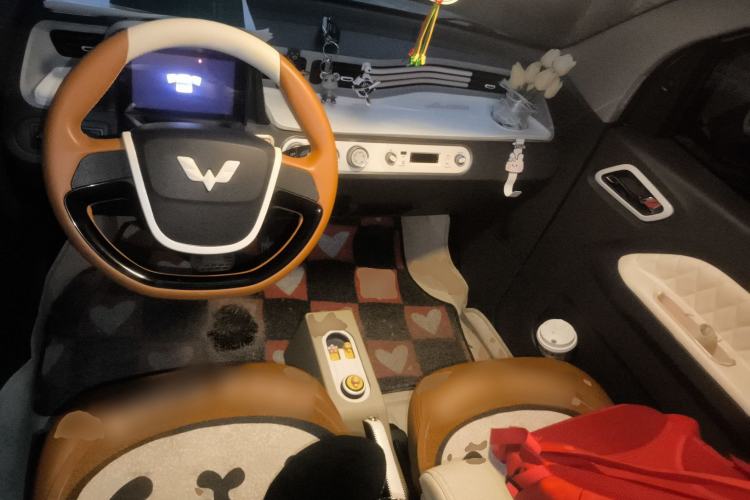 Used Wuling Hongguang MINIEV 2022 Macaron Premium Model – Lithium Iron Phosphate
