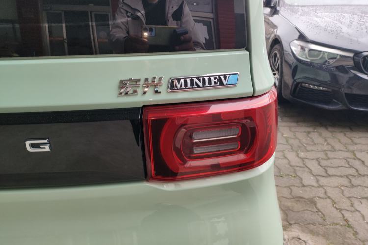 Used Wuling Hongguang MINIEV 2021 Macaron Fashion Model Lithium Iron Phosphate Right Rear Taillight