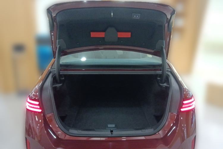 Used BMW i5 2024 eDrive 35L Luxury Model with M Sport Package Trunk