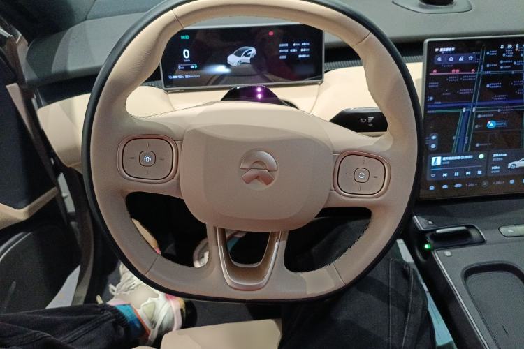 Used Nio ET5 2024 75 kWh Steering Wheel