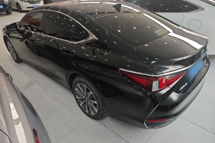 Used Lexus ES 2023 200 Excellence Edition