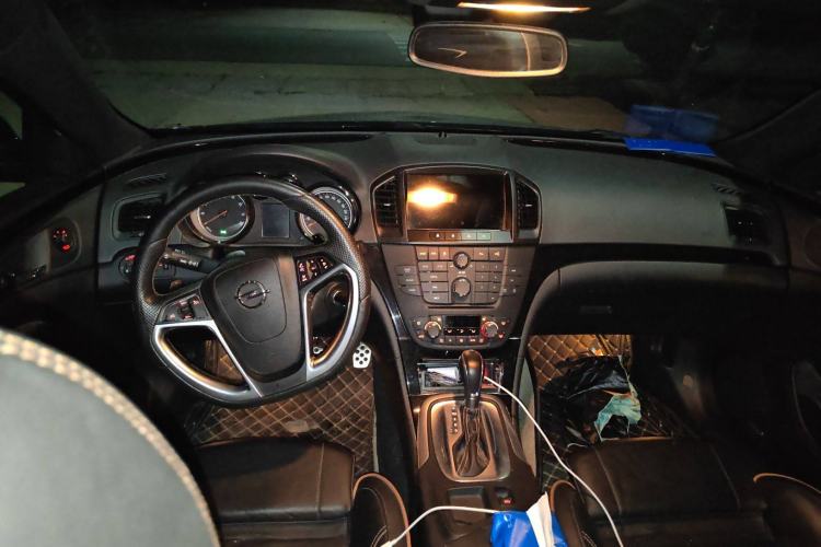 Used Opel Insignia 2013 2.0T Four-Wheel Drive Sport Model
