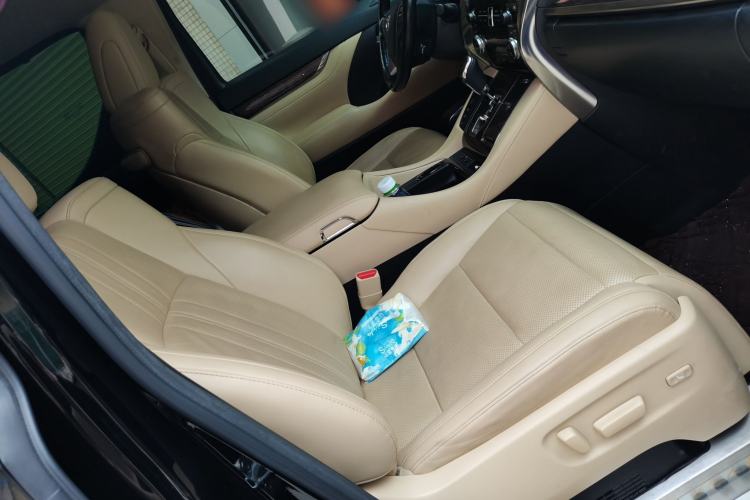 Used Toyota Vellfire 2021 Crown Dual-Engine 2.5L HV Prestige Edition Right Front Seat