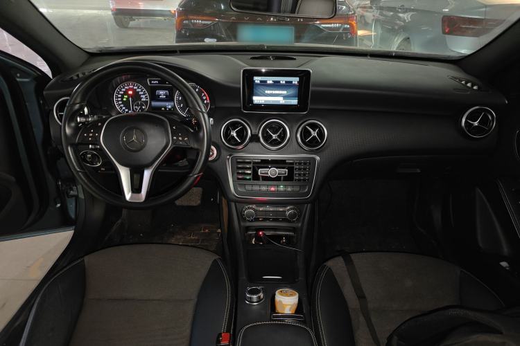Used Mercedes-Benz A-Class 2015 A 180 Center Console