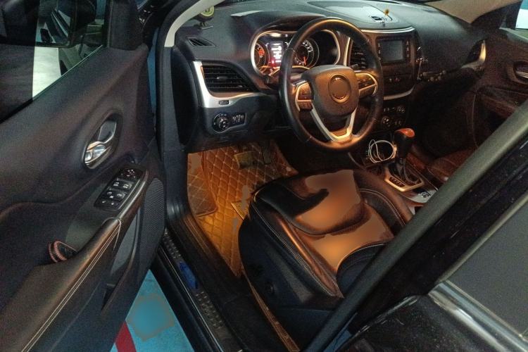 Used Jeep Cherokee 2016 2.4L Leading Edition