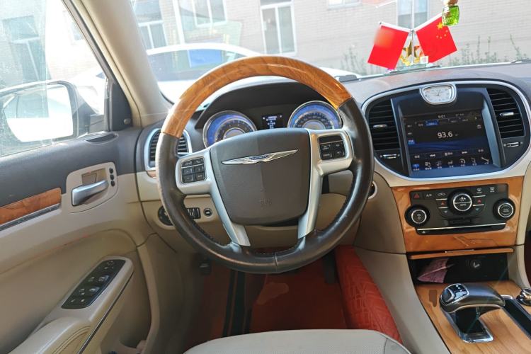 Used Chrysler 300C 2013 3.6L Luxury Edition
