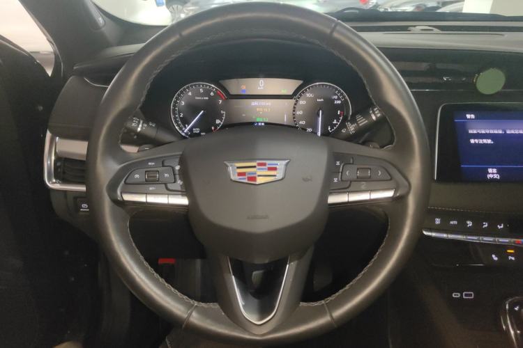 Used Cadillac XT4 2022 28T Two-Wheel-Drive Luxury Version