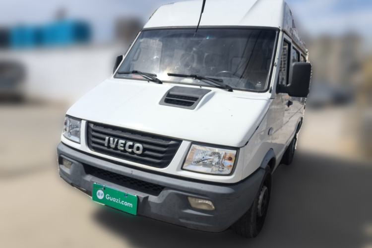 Used Iveco Daily 2017 2.5T A35 Passenger Van 5-7 Seats Model 47Z5