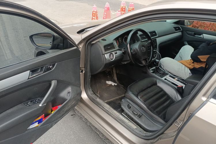 Used Volkswagen Passat 2014 1.8TSI DSG Prestige Navigation Edition Driver Seat