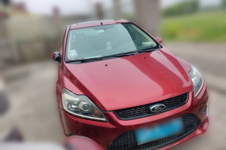 Used Ford Focus 2013 Hatchback Classic 1.8L Manual Fashion Edition Front Right 45 Deg