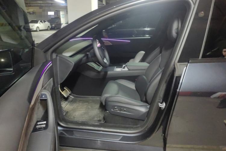 Used Tesla Model Y L 2025 Model Long-Range All-Wheel-Drive Version