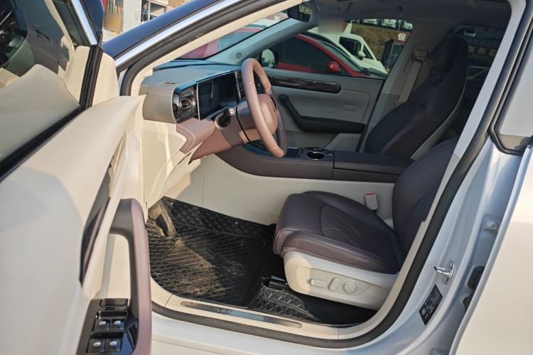 Used Leapmotor C11 2024 Range-Extended 300 Luxury Edition
