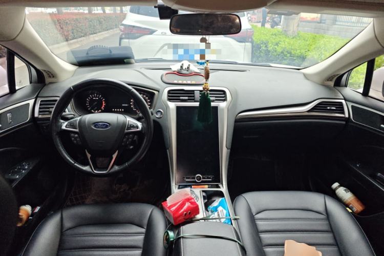 Used Ford Mondeo 2020 EcoBoost 180 Stylish Model Center Console