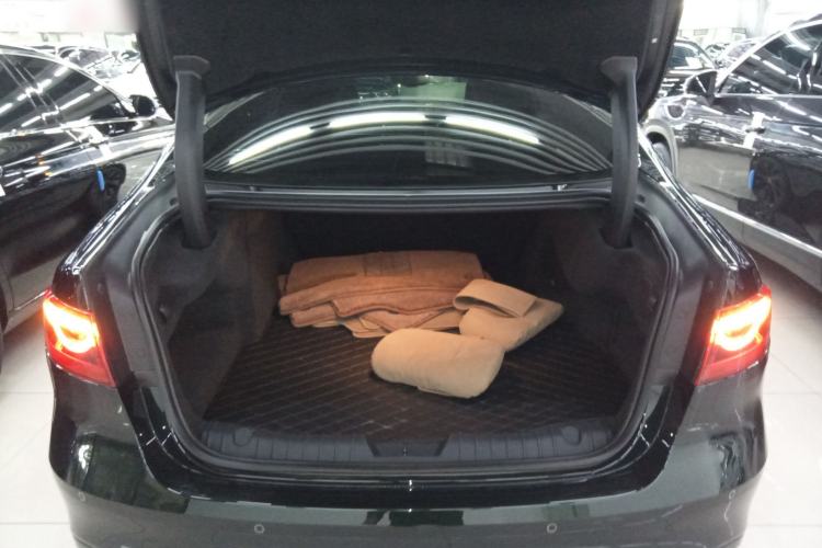 Used Jaguar XFL 2024 2.0T P250 Two-Wheel Drive Prestige Luxury Edition
