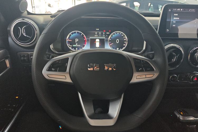 Used BAIC Off-Road BJ40 2021 2.0D Automatic Four-Wheel Drive Blade Hero Edition Pioneer Model Steering Wheel