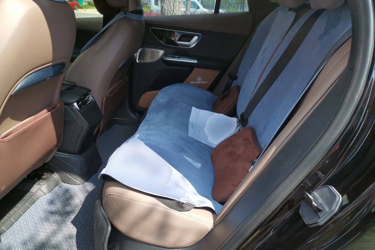 Used Mercedes-Benz EQE SUV 2024 350 4MATIC Luxury Edition Left Rear Seat