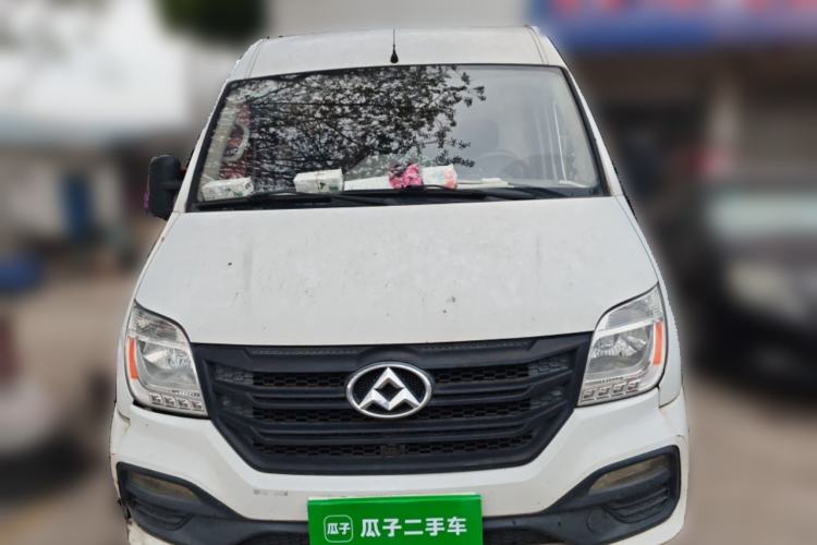 Used SAIC MAXUS Xintu V80 2018 2.5T AMT Aoyuntong Short Wheelbase Mid-Roof 5-6 Seater
