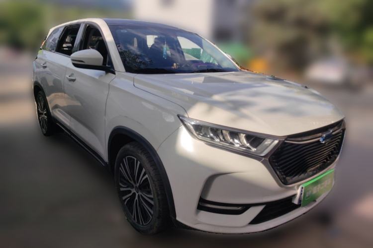 Used CHANGAN OSHAN X7 2021 1.5T Automatic Luxury Version Front Right 45 Deg