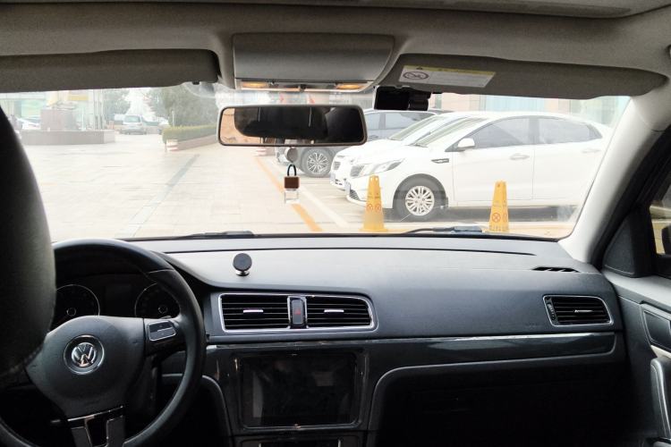 Used Volkswagen Cross Lavida 2014 1.4TSI DSG