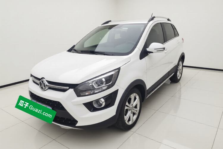 Used BAIC Senova X25 2015 1.5L manual Comfort trim level