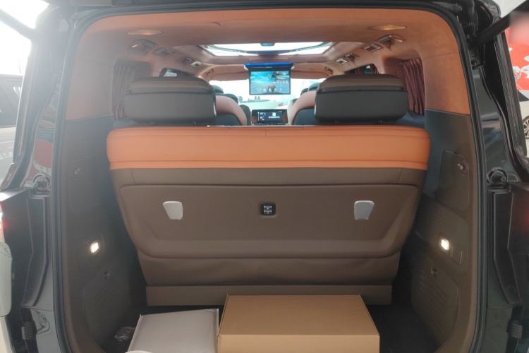 Used Bestune M9 2023 2.0T Ultimate Edition
