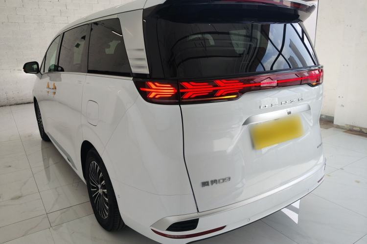 Used Denza D9 2022 DM-i 970 Four-Wheel Drive Flagship Model
