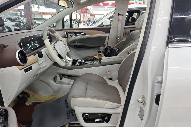 Used FORTHING Yacht 2023 1.5T DCT Starry Luxury Edition