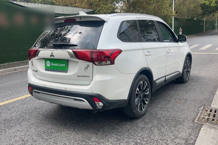 Used Mitsubishi Outlander 2019 2.0L Two-Wheel Drive Comfort Edition 7-Seater China VI Standard
