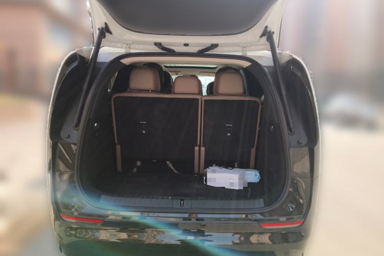 Used Li Auto MEGA 2025 Home Family Special Edition
