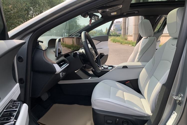 Used Cadillac GT4 2023 25T Prestige Version
