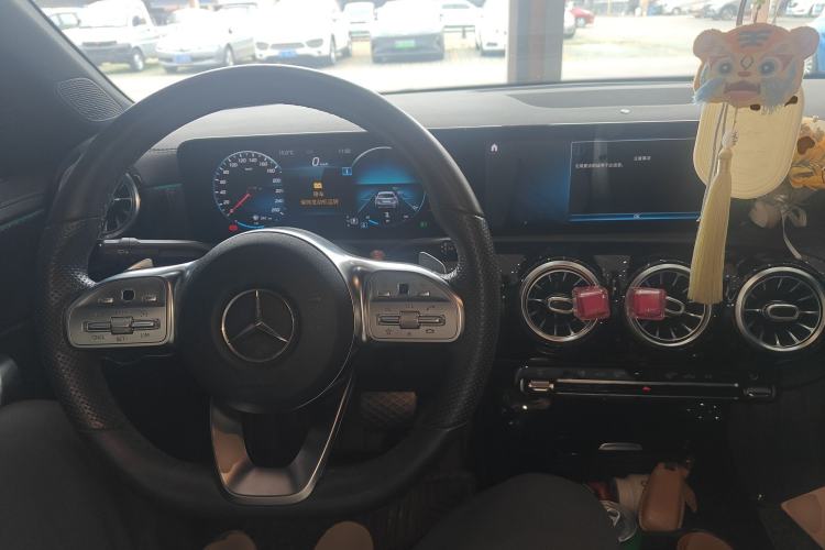 Used Mercedes-Benz A-Class 2020 Restyled A 200 L Sport Sedan Fashion Version
