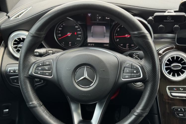 Used Mercedes-Benz GLC 2017 GLC 260 4MATIC Luxury Model
