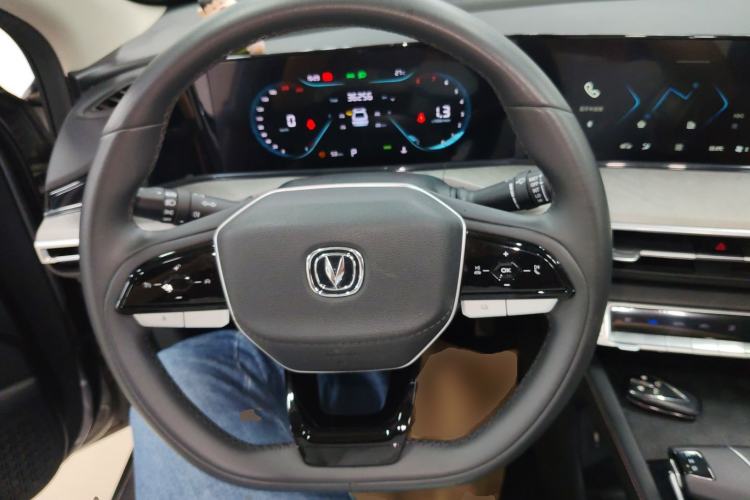 Used CHANGAN Eado 2023 Changan Edition PLUS Blue Whale NE 1.4T GDI DCT Prestige Version Steering Wheel