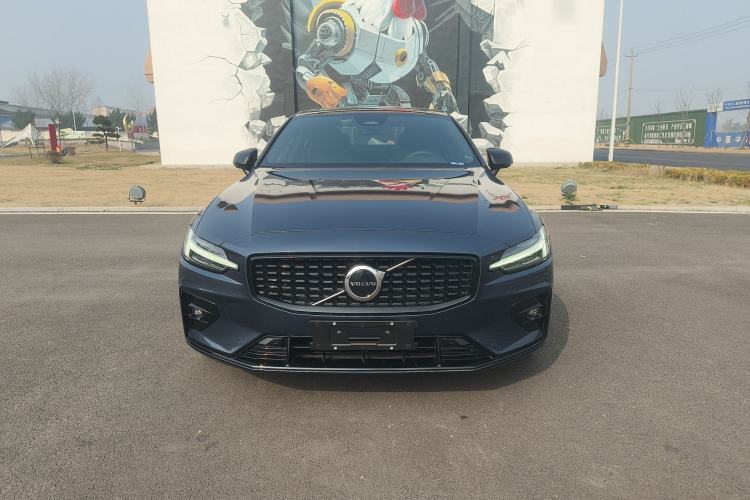 Used Volvo S60 2023 B5 Zhiya Sport Edition
