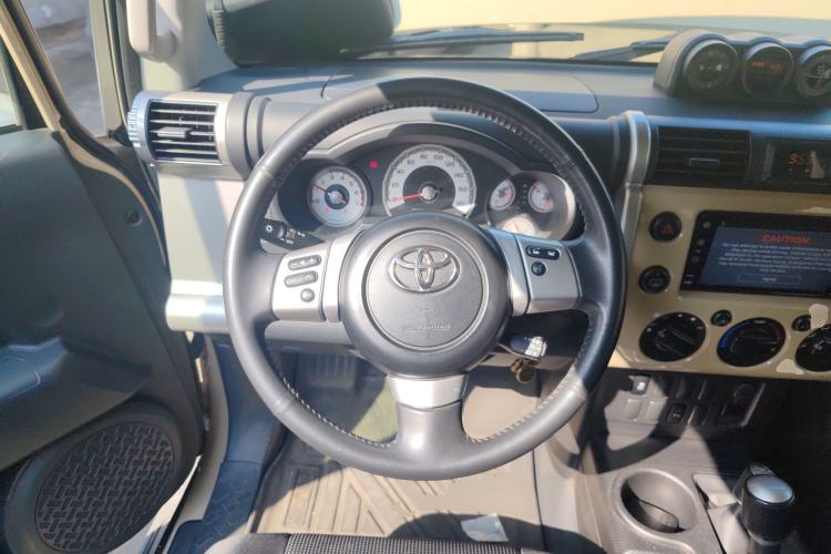 Used Toyota FJ Cruiser 
