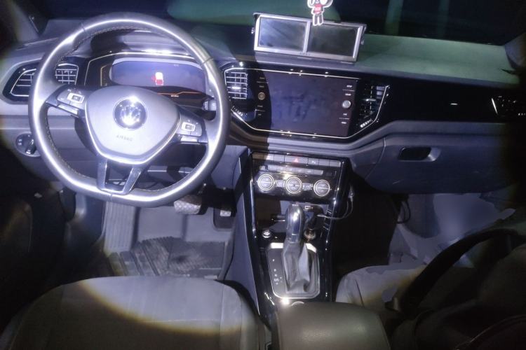 Used Volkswagen T-ROC 2018 280TSI DSG Four-Wheel Drive Luxury Version China V Emission Standard