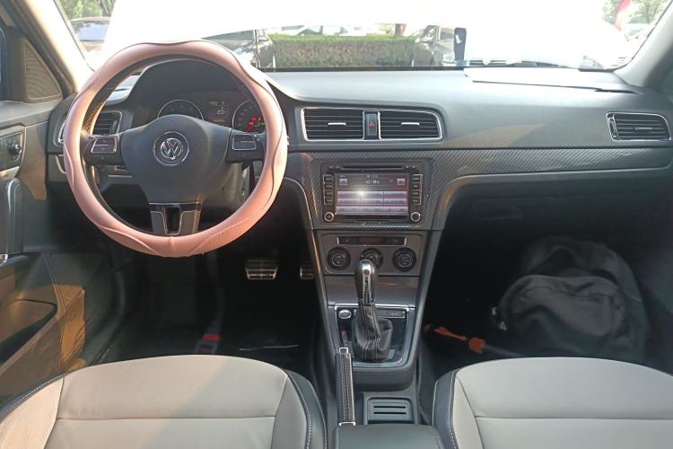 Used Volkswagen Cross Lavida 2014 1.4TSI DSG