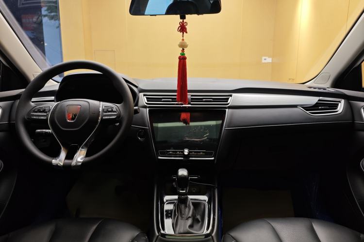 Used Roewe i5 2020 1.5L Automatic 4G Connect Luxury Flagship Edition Interior 9