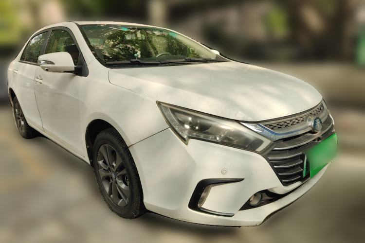 Used BYD Qin New Energy 2017 1.5T Luxury Model Front Right 45 Deg