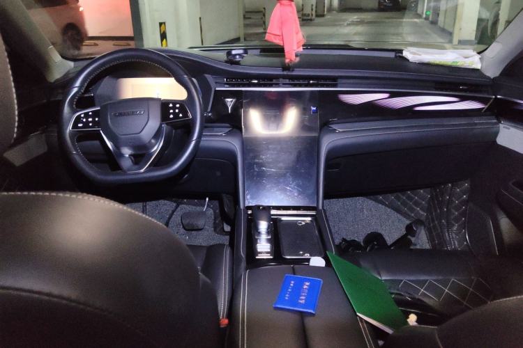 Used Venucia Star 2020 260T Automatic 48V Mild Hybrid Turbocharged Starry Edition Center Console