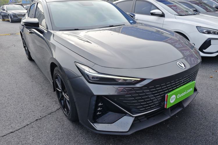 Used CHANGAN UNI-V 2022 1.5T Prestige Version Front Right 45 Deg