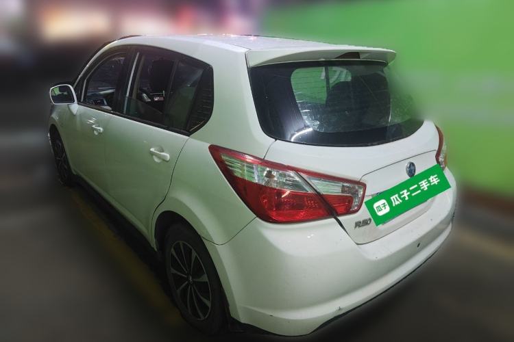 Used Venucia R50 2012 1.6L Automatic Comfort Edition
