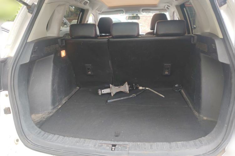 Used Zotye Domy X5 2015 1.5T CVT ZhiXian Model China IV Standard Trunk