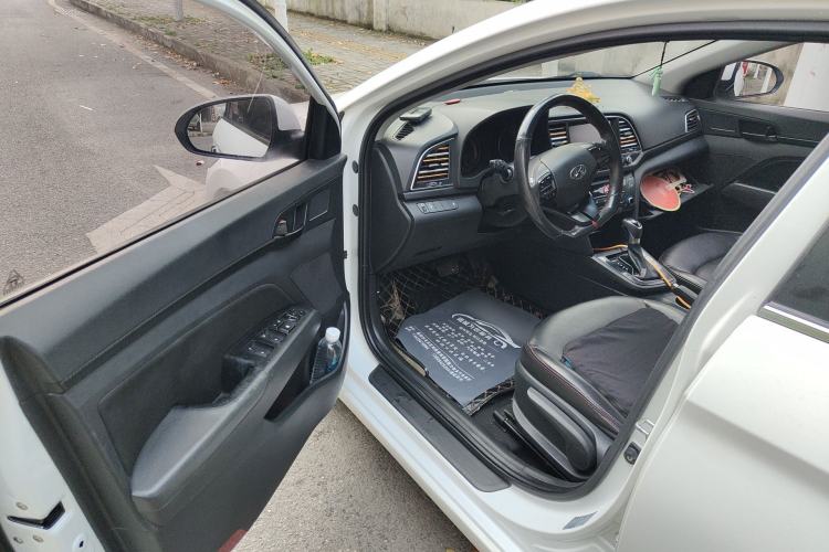 Used Hyundai Elantra (6th Generation / Lingdong) 2019 1.4T Dual-Clutch Xuan Dong · Dynamic Model