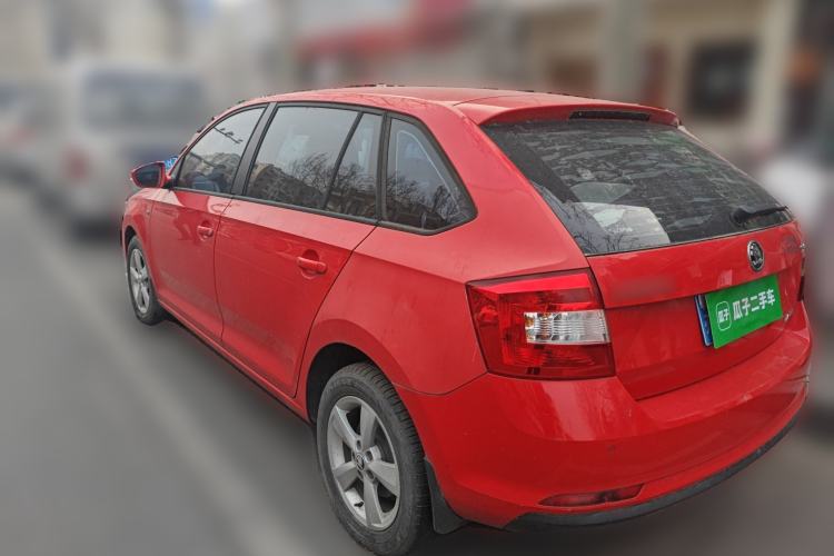 Used Skoda Rapid Spaceback 2014 1.6L Manual Enjoyment Edition

