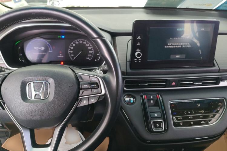 Used Honda Elysion 2022 2.0L eHEV Luxury Edition Center Console